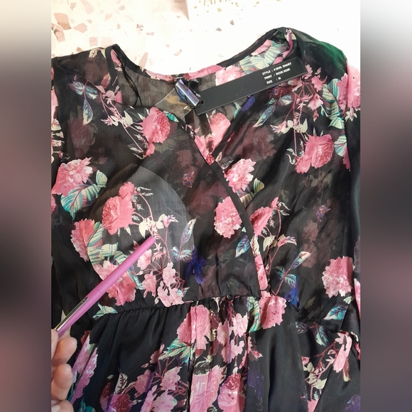 Floral dress, with NWT, size M/L - Picture 4 of 7